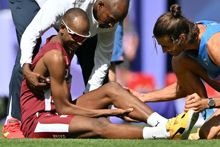 Parigi: Tamberi primo errore a 2.27, poi 'soccorre' Barshim