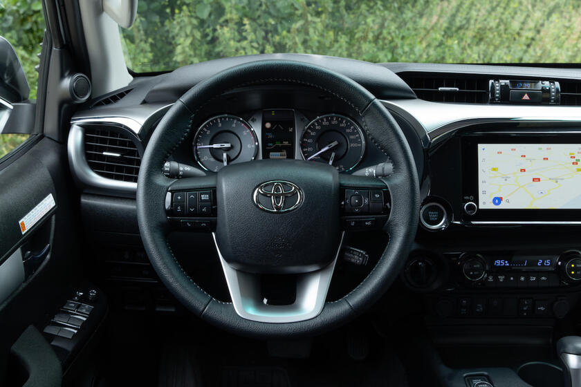 Toyota Hilux Double Cab 2.8 D Hybrid 48V