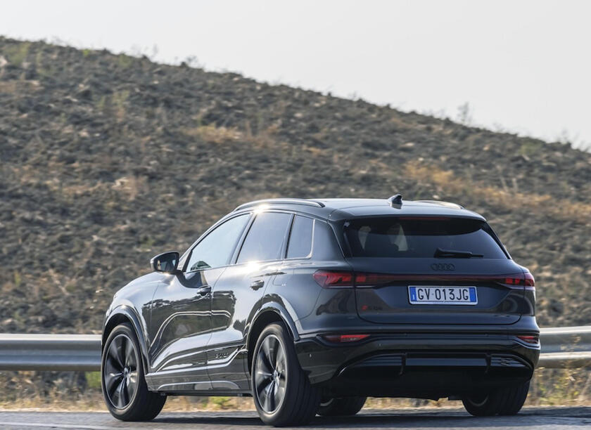 D-Suv elettrico Audi Q6 e-Tron