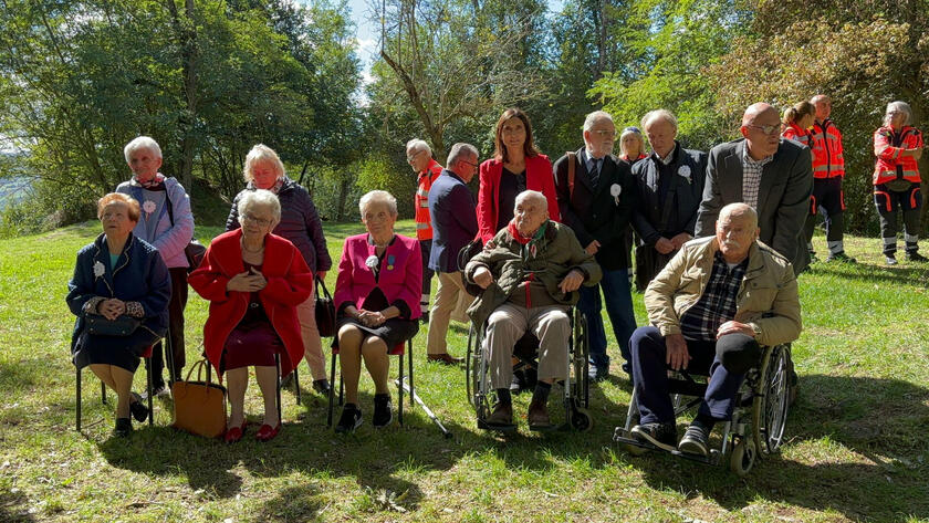 A Monte Sole l'abbraccio tra i presidenti e i sopravvissuti