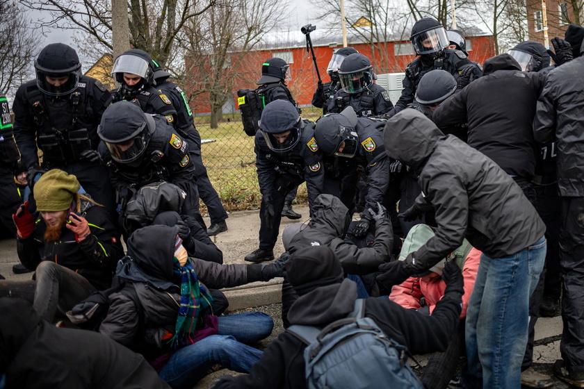 Protest ahead of AFD party conference in Riesa