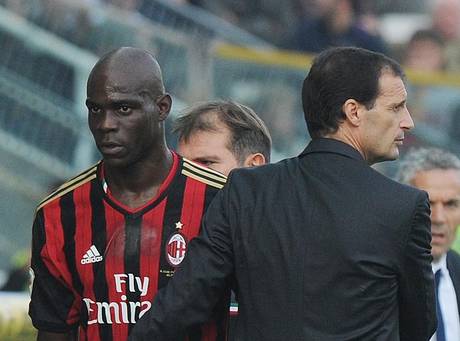 Calcio: Balotelli sostituito a Parma con Milan sotto 2 gol