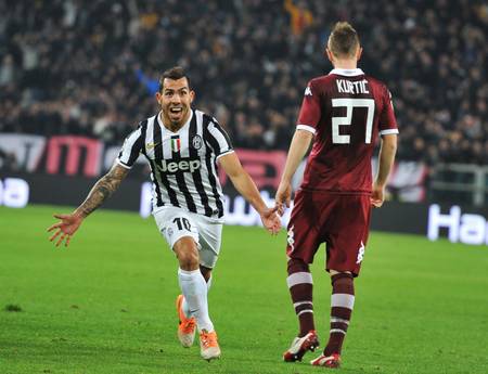 >>>ANSA/ Calcio: Tevez risolve derby, Juve tiene lontana Roma