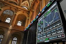 Borsa: Madrid apre stabile