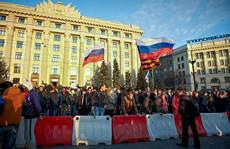 Donetsk, polizia-filorussi trattano