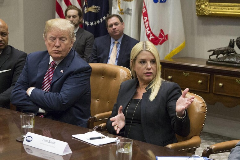 Donald Trump e Pam Bondi © ANSA/EPA