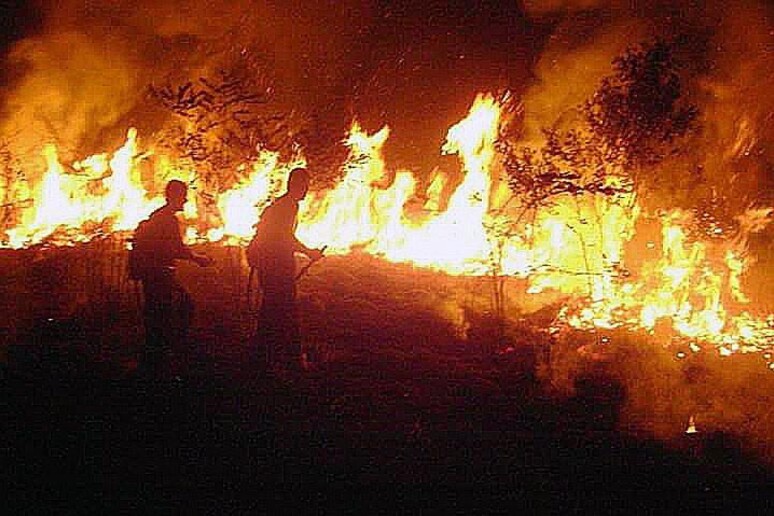 Incêndio na Floresta Amazônica, perto de Rio Branco (AC) - TODOS OS DIREITOS RESERVADOS