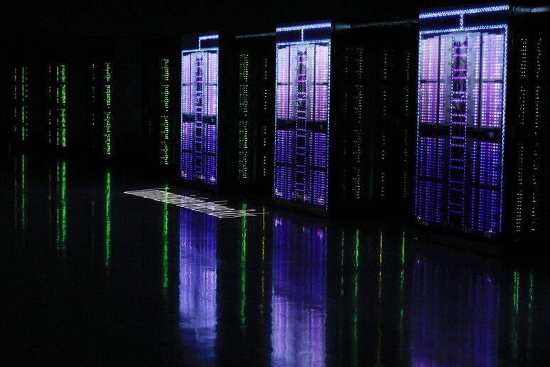 Ue apre l 'accesso ai supercomputer per accelerare lo sviluppo IA - RIPRODUZIONE RISERVATA