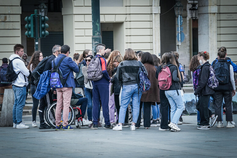 - RIPRODUZIONE RISERVATA