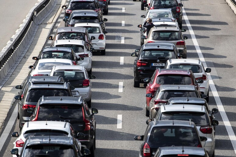 Sponda Ppe a Roma: "La Ue anticipi la revisione sulle norme delle auto" © ANSA/A