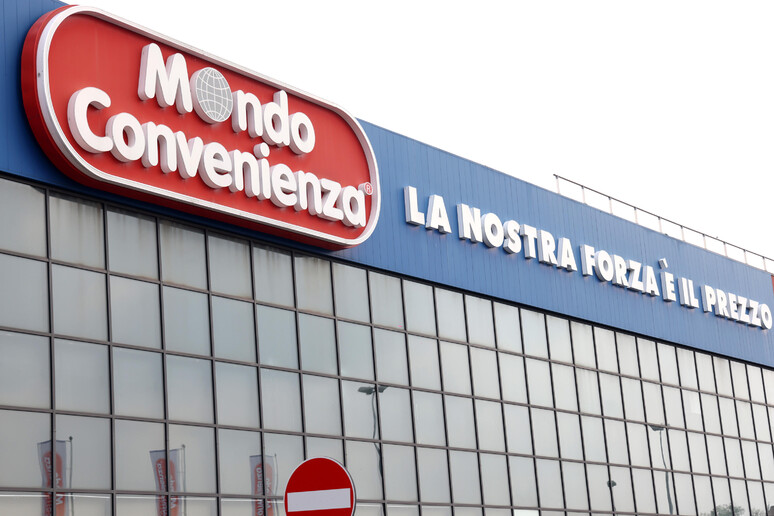 Un negozio di Mondo Convenienza - RIPRODUZIONE RISERVATA