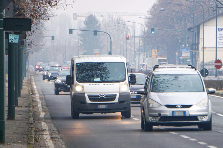 Ue,  'su stop alle auto diesel-benzina dato tempo all 'industria ' - RIPRODUZIONE RISERVATA