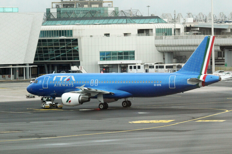 Avião da ITA Airways no Aeroporto de Roma-Fiumicino - TODOS OS DIREITOS RESERVADOS