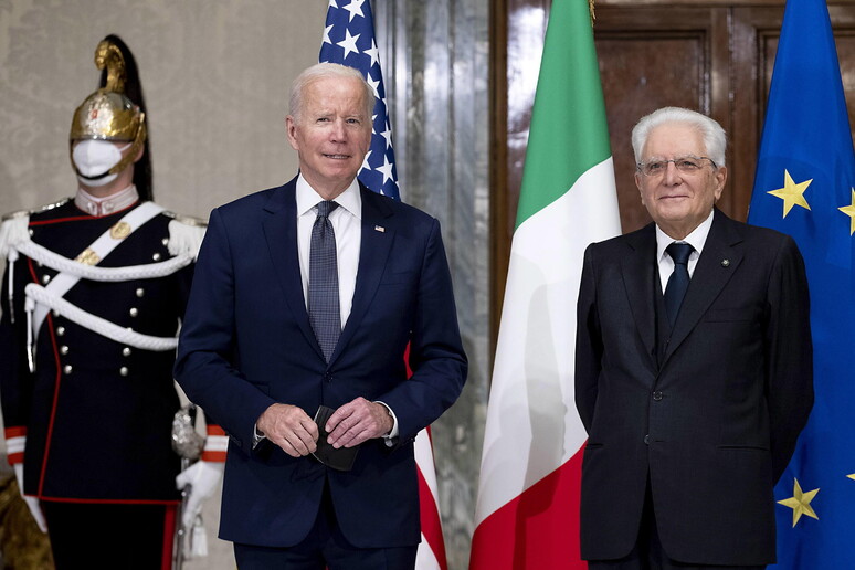 Joe Biden e Sergio Mattarella durante encontro em Roma em outubro de 2021 - TODOS OS DIREITOS RESERVADOS