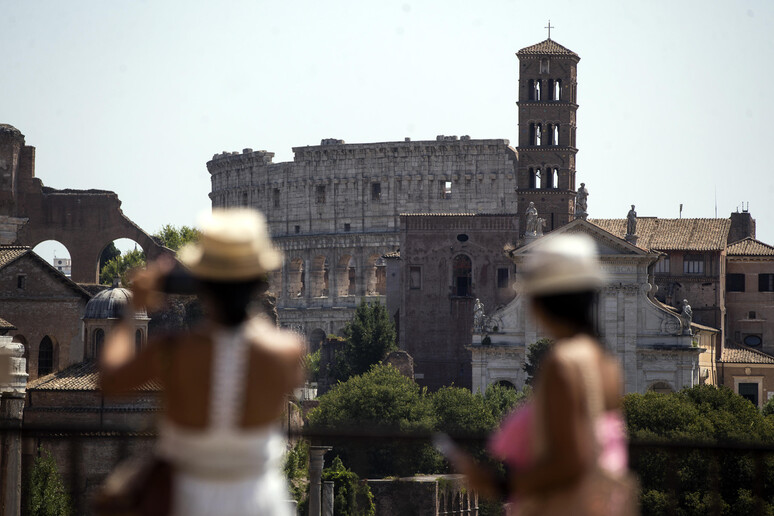 - RIPRODUZIONE RISERVATA