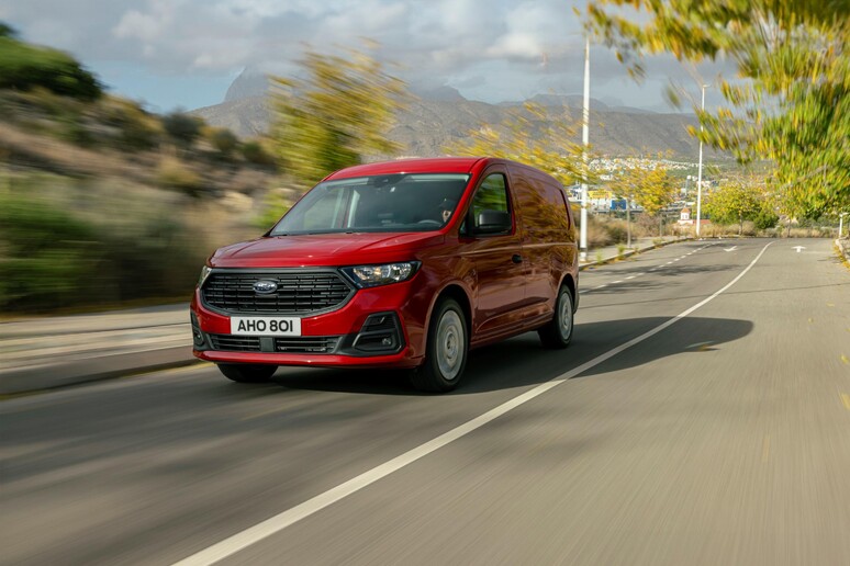 Con nuovo Ford Transit Connect l 'elettrificazione è completa © ANSA/Ford