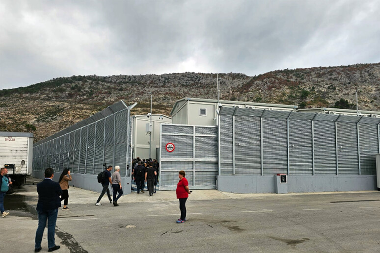 Centro de repatriação de migrantes construído pela Itália na Albânia - TODOS OS DIREITOS RESERVADOS