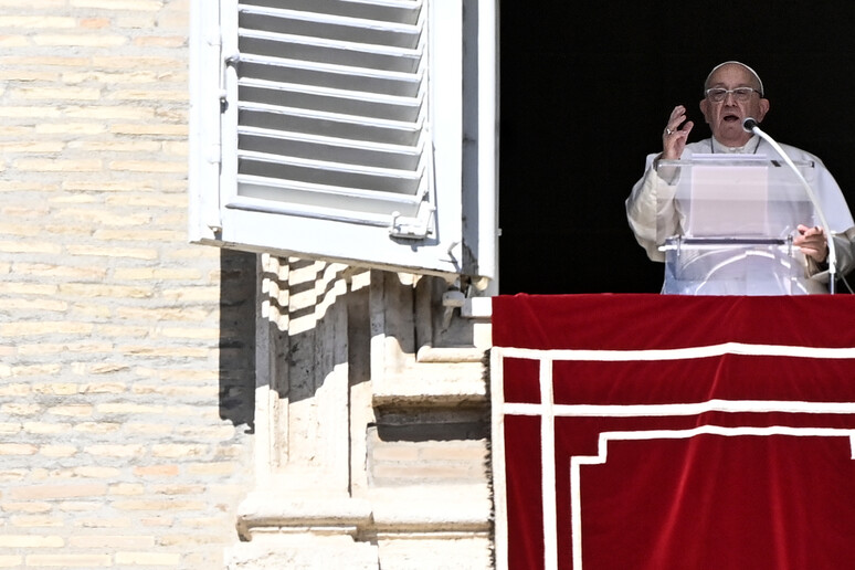 Papa Francisco celebra Angelus no Vaticano - TODOS OS DIREITOS RESERVADOS