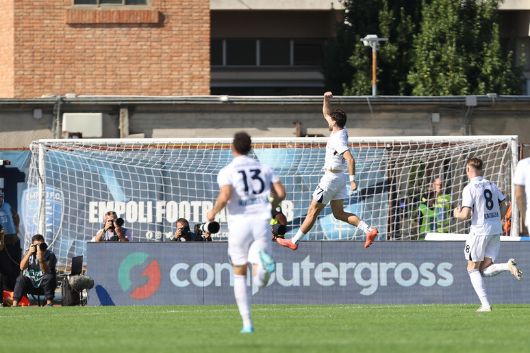 Kvaratskhelia fez o único gol da partida ao acertar cobrança de pênalti - TODOS OS DIREITOS RESERVADOS