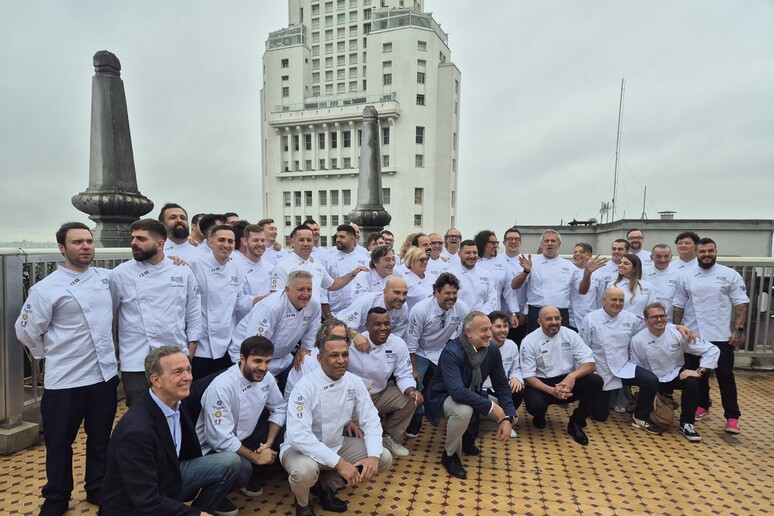 Chefs da 13ª Settimana della Cucina Regionale na cobertura do Edifício Martinelli - TODOS OS DIREITOS RESERVADOS