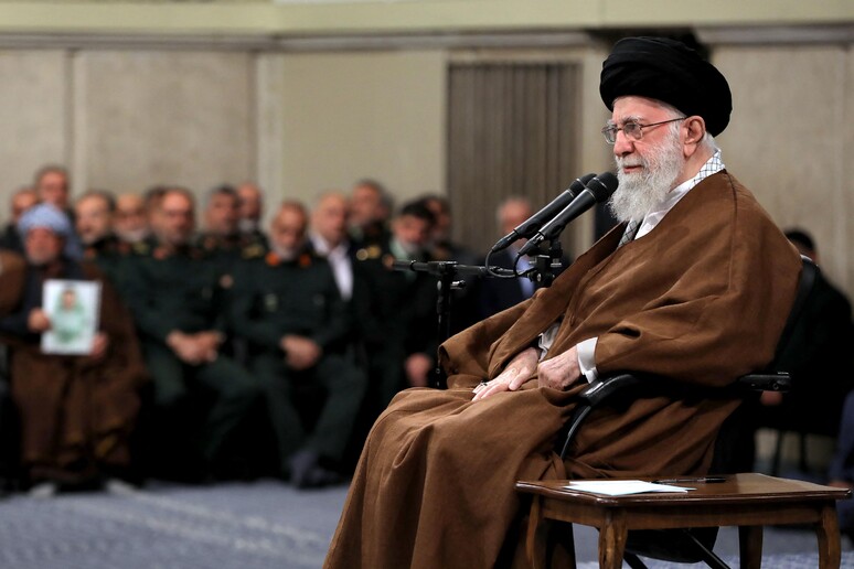 ++ Khamenei,  'non ingigantire né sminuire attacco israeliano ' ++ © ANSA/AFP