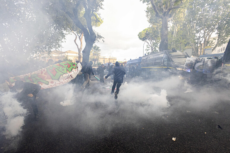 Corteo pro Pal - RIPRODUZIONE RISERVATA