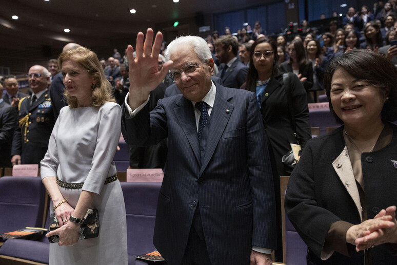 Sergio Mattarella durante uma visita na província de Zhejiang, na China - TODOS OS DIREITOS RESERVADOS