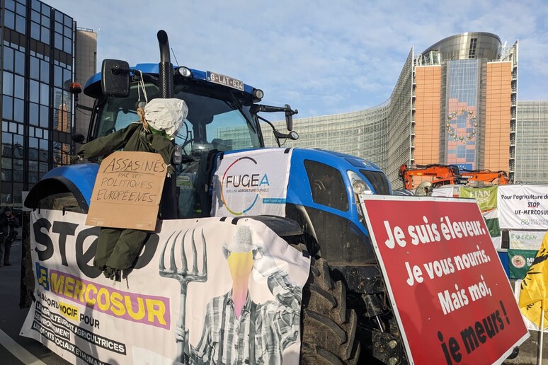 Protesto em Bruxelas contra acordo Mercosul-UE, em foto de arquivo - TODOS OS DIREITOS RESERVADOS