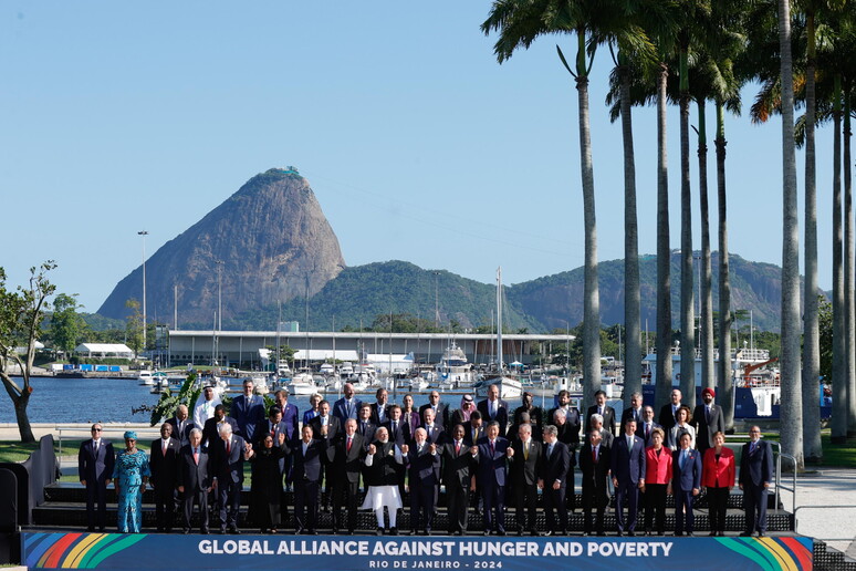 La "foto de familia" de los participantes de la cumbre". © ANSA/EPA