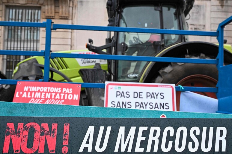 Una de las tantas protestas de agricultores franceses contra el acuerdo. © ANSA/AFP