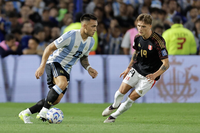 Lautaro Martínez marcó el gol del triunfo de Argentina y alcanzó la marca de Diego Maradona © ANSA/EPA