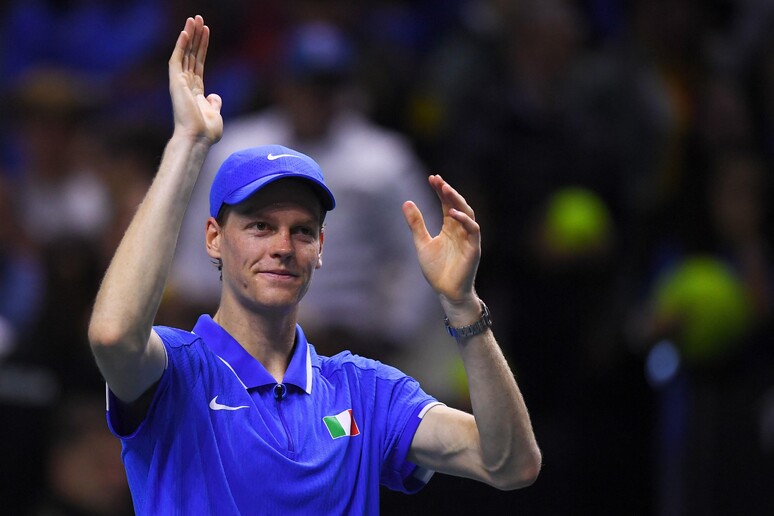 Jannik Sinner não deu chances para Alex De Minaur na Copa Davis © ANSA/AFP