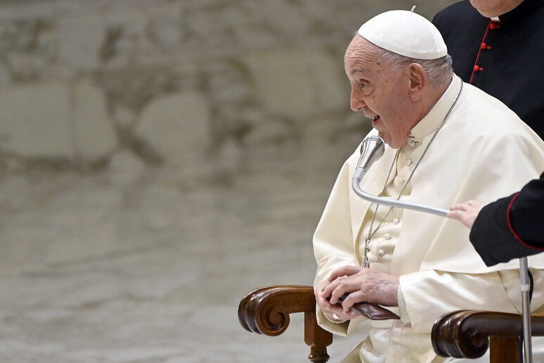 Papa Francisco durante encontro com pescadores no Vaticano - TODOS OS DIREITOS RESERVADOS