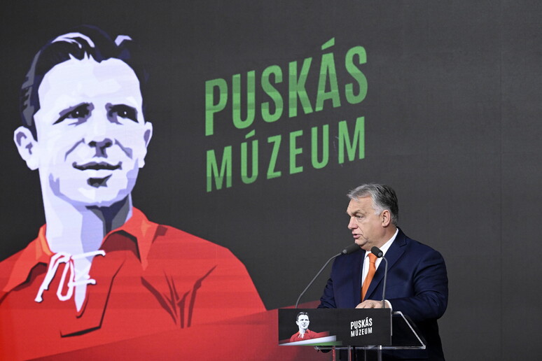 Premiê húngaro, Viktor Orbán, durante a abertura de um museu dedicado a Ferenc Puskás © ANSA/EPA