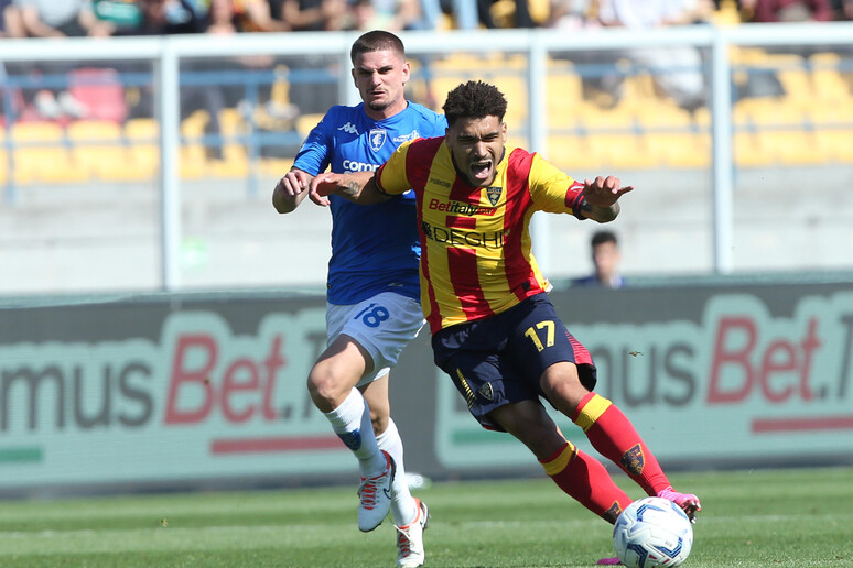 Lecce quiere salir del fondo frente a Empoli en el Via del Mare - TODOS LOS DERECHOS RESERVADOS