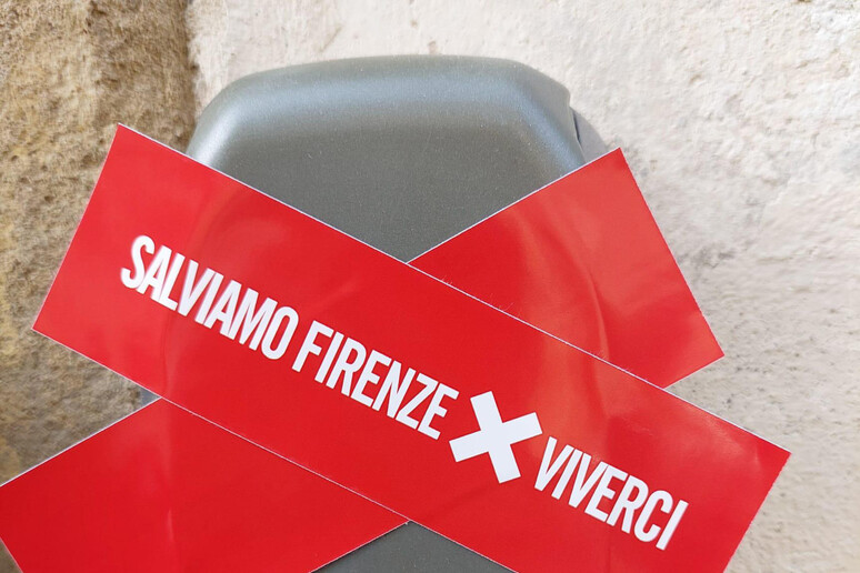 Una campagna contro gli affitti brevi a Firenze - RIPRODUZIONE RISERVATA