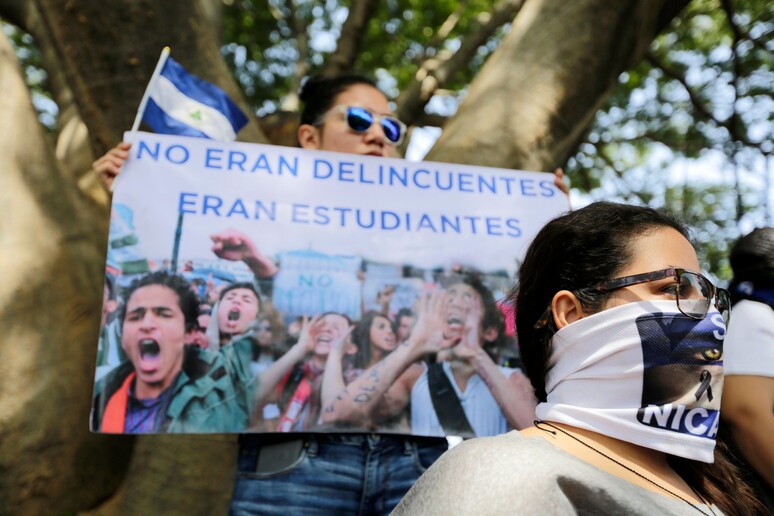 Protestas en favor de los estudiantes encarcelados. - TODOS LOS DERECHOS RESERVADOS