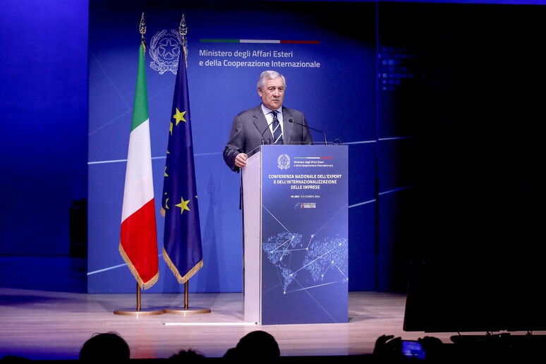 Antonio Tajani discursa durante evento em Milão - TODOS OS DIREITOS RESERVADOS