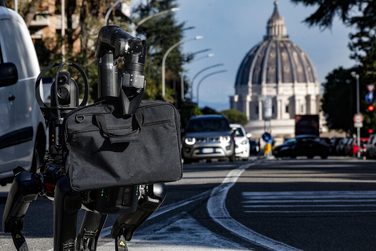 Vista da Basílica São Pedro, no Vaticano, ao fundo - TODOS OS DIREITOS RESERVADOS