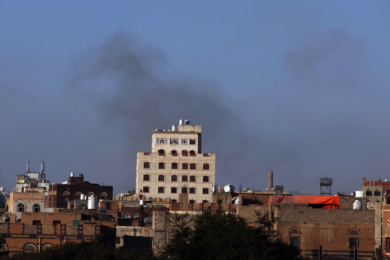 Ofensiva israelense em Sanaa atingiu diversos pontos da capital do Iêmen - TODOS OS DIREITOS RESERVADOS