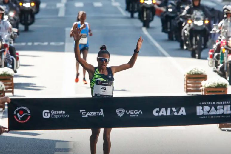 Queniana Agnes Keino é a campeã da prova feminina © ANSA/Agência Brasil Paulo Pinto