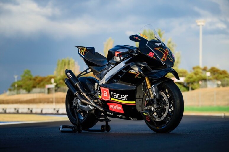 Aprilia RSV4 X ex3ma  'esaurita ' i soli 76 giorni - RIPRODUZIONE RISERVATA