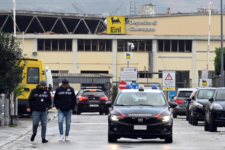 Explosão atingiu refinaria da ENI em Calenzano, na Itália - TODOS OS DIREITOS RESERVADOS