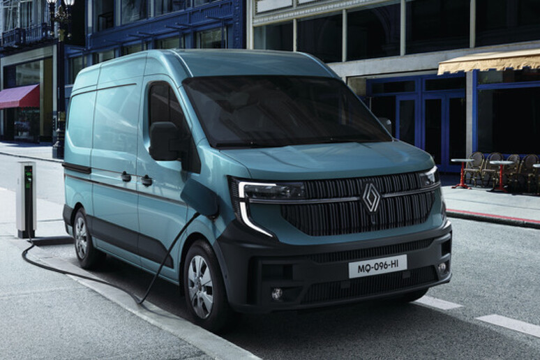 Renault Master E-Tech Electric fa il carico di autonomia -     RIPRODUZIONE RISERVATA