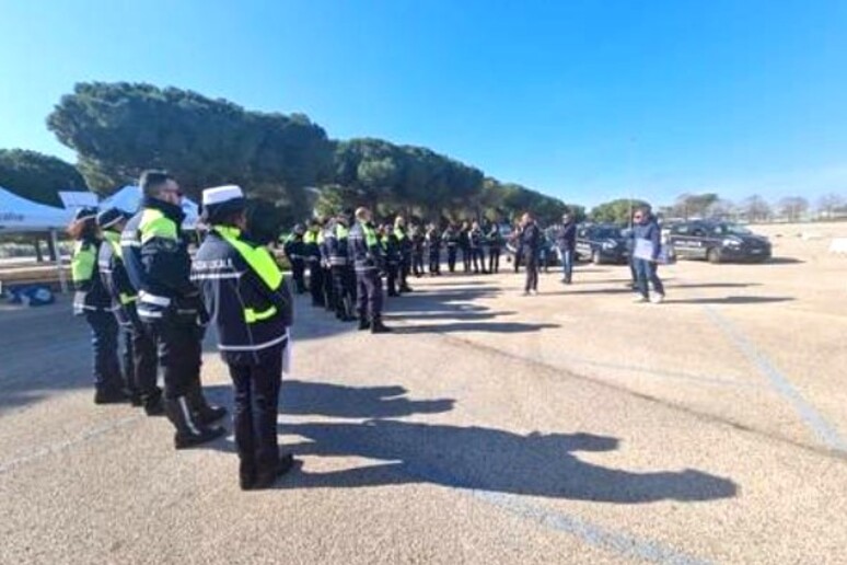 Polizia Locale di Bari -     RIPRODUZIONE RISERVATA