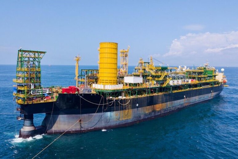 Plataforma petrolera del ENI en Costa de Marfil - TODOS LOS DERECHOS RESERVADOS