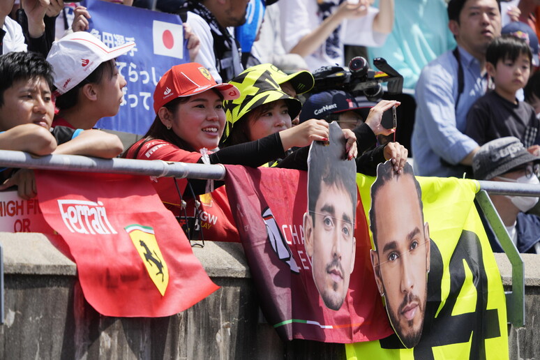 Leclerc negou que contratação de Hamilton possa sugerir que Ferrari tenha perdido confiança © ANSA/EPA