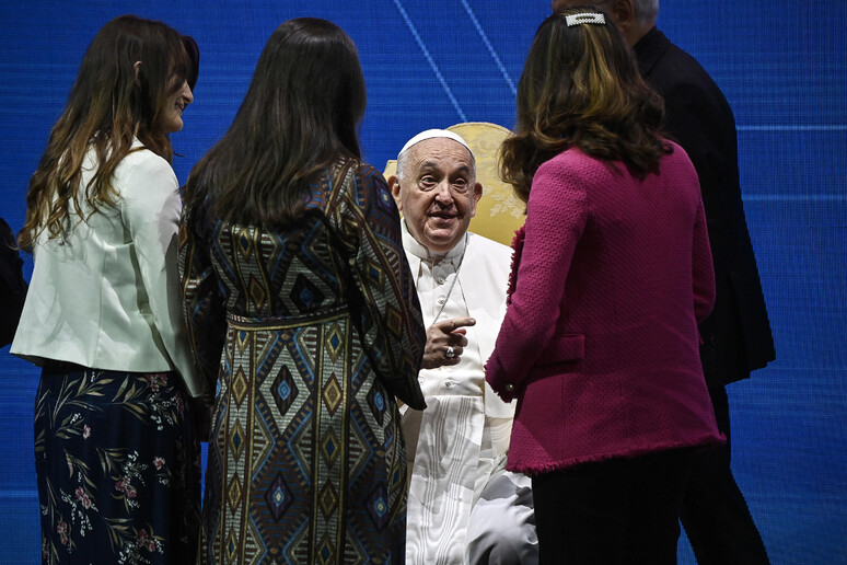 El Papa Francisco y las mujeres - TODOS LOS DERECHOS RESERVADOS