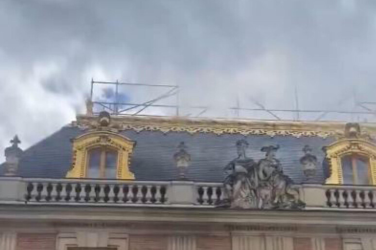 Incêndio atingiu Palácio de Versalhes - TODOS OS DIREITOS RESERVADOS