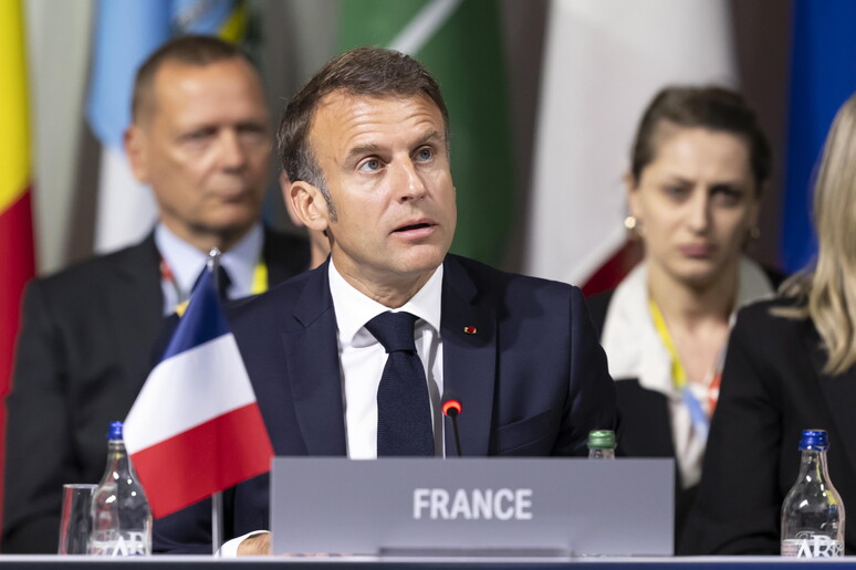 El presidente francés, Emmanuel Macron, en la Conferencia por la Paz. © ANSA/EPA